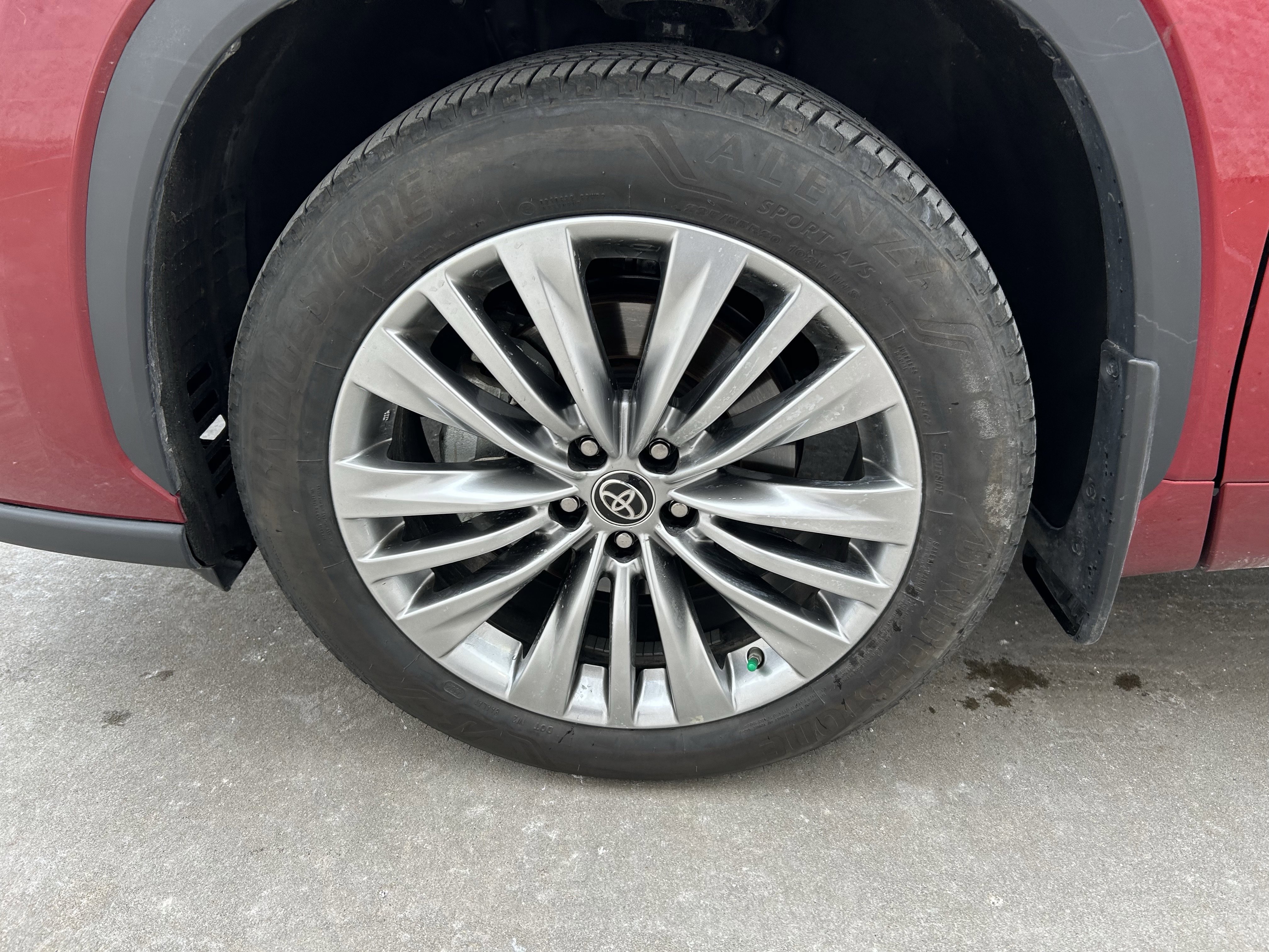 Certified 2025 Toyota Highlander Platinum image 12