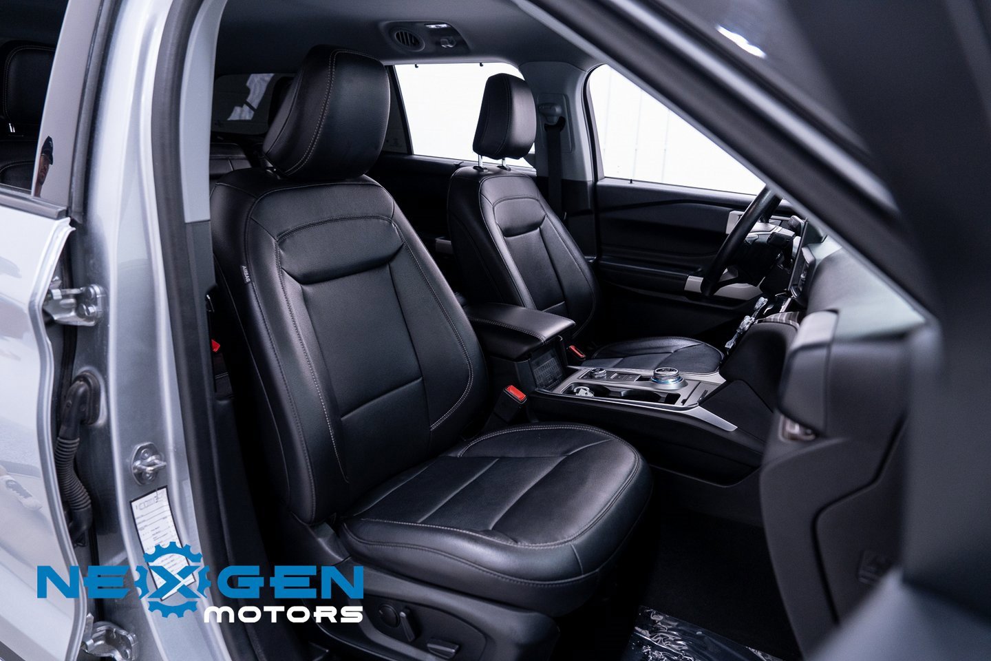 Used 2023 Ford Explorer Limited image 55