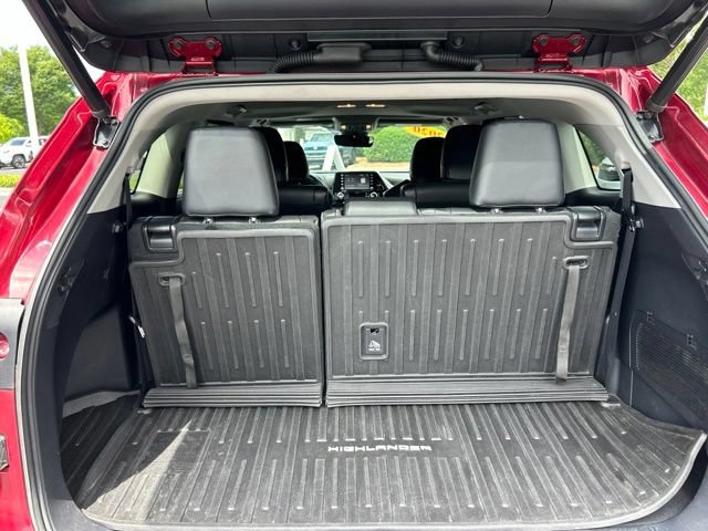 Used 2020 Toyota Highlander XLE AWD/4WD image 10