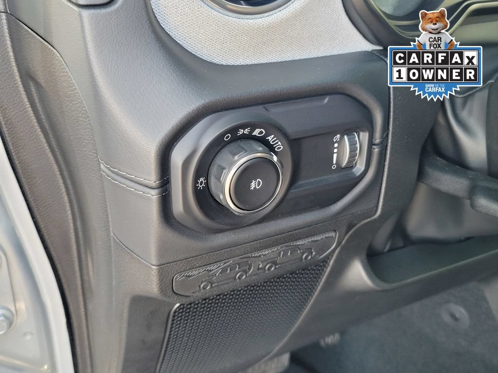 Used 2024 Jeep Wrangler Unlimited Sahara AWD/4WD image 17
