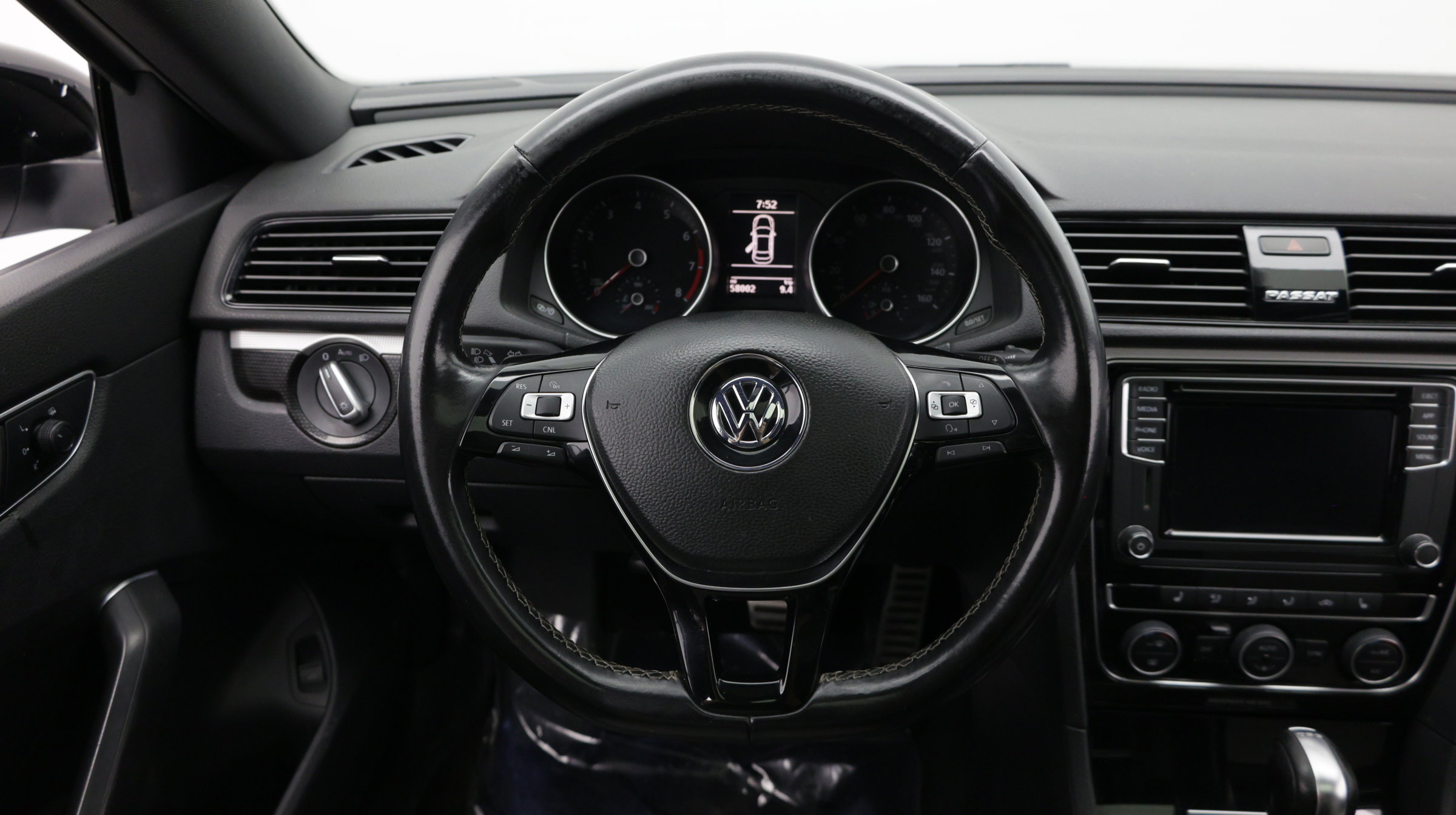Used 2018 Volkswagen Passat 3.6 FWD image 31