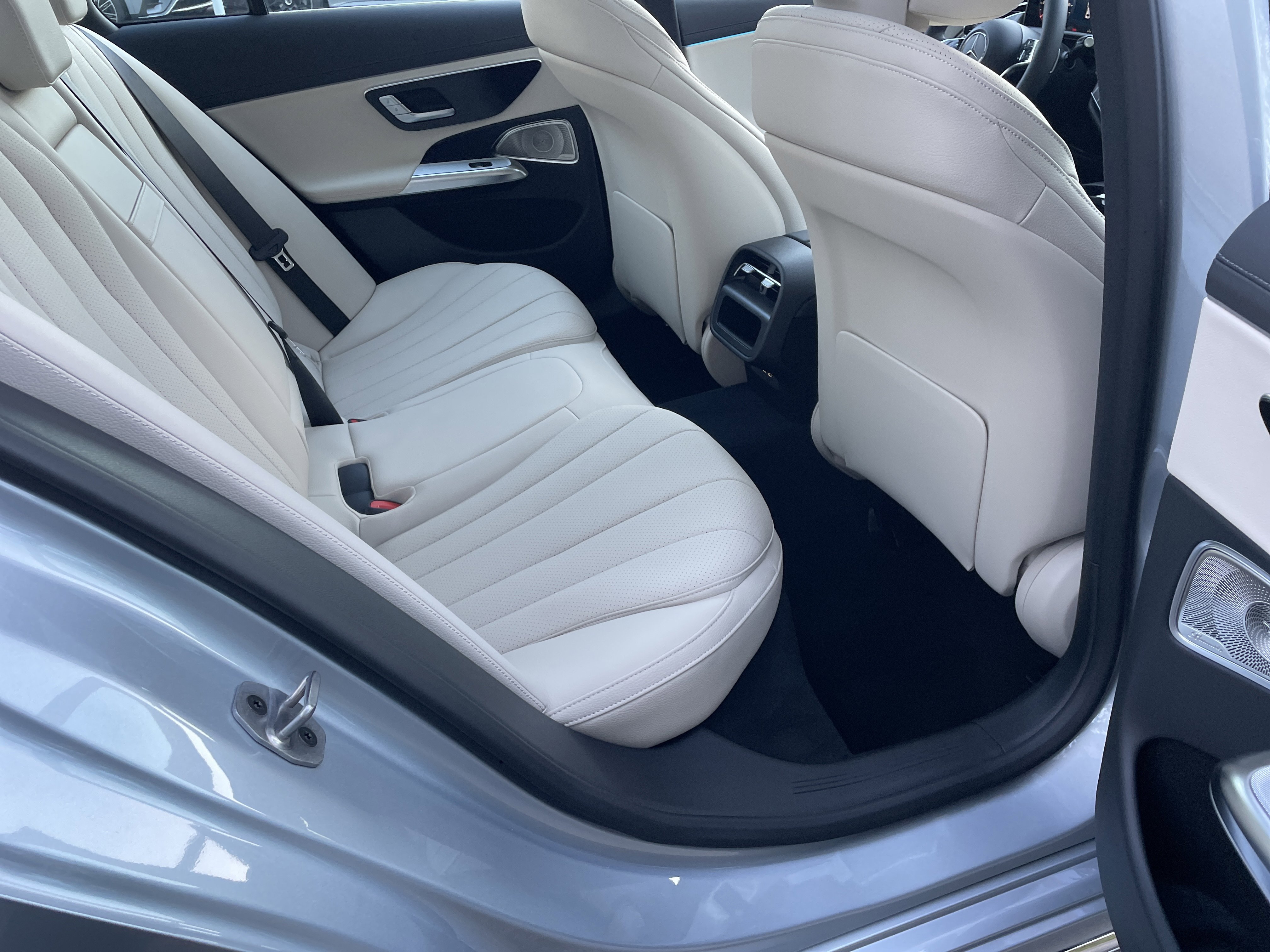 New 2026 Mercedes-Benz E 450 4MATIC Sedan image 40