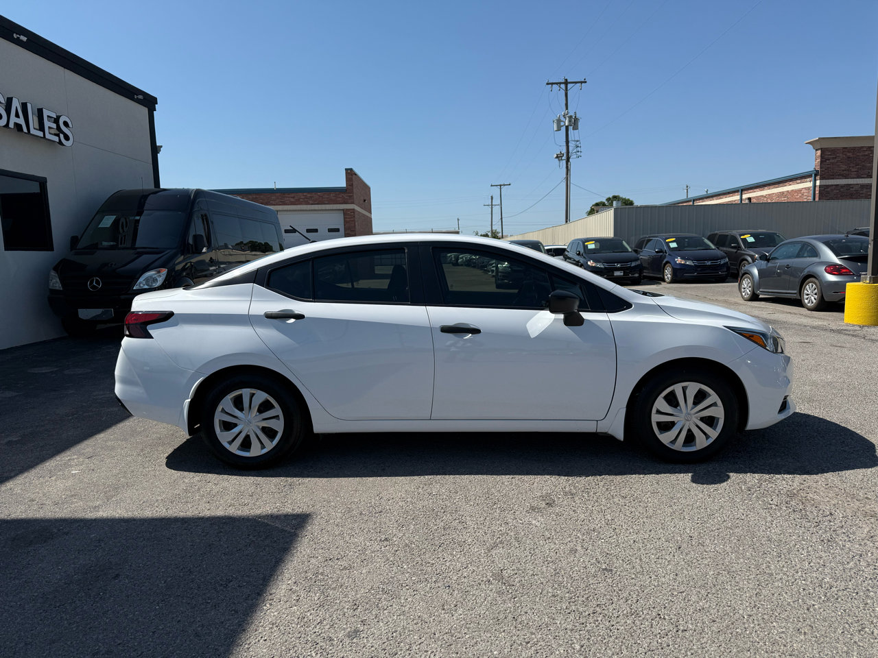 Used 2020 Nissan Versa S image 4