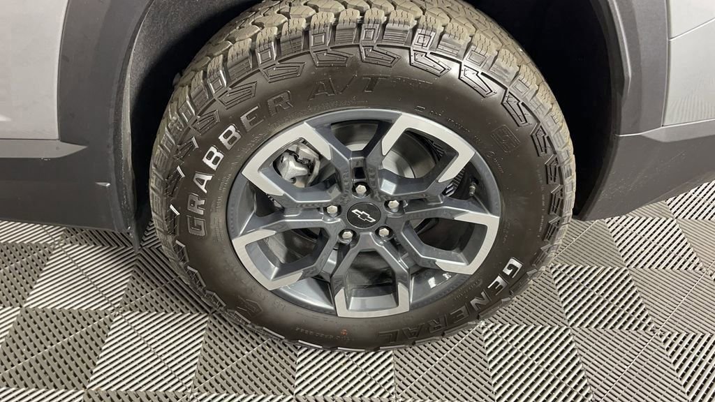 New 2025 Chevrolet Equinox ACTIV image 33