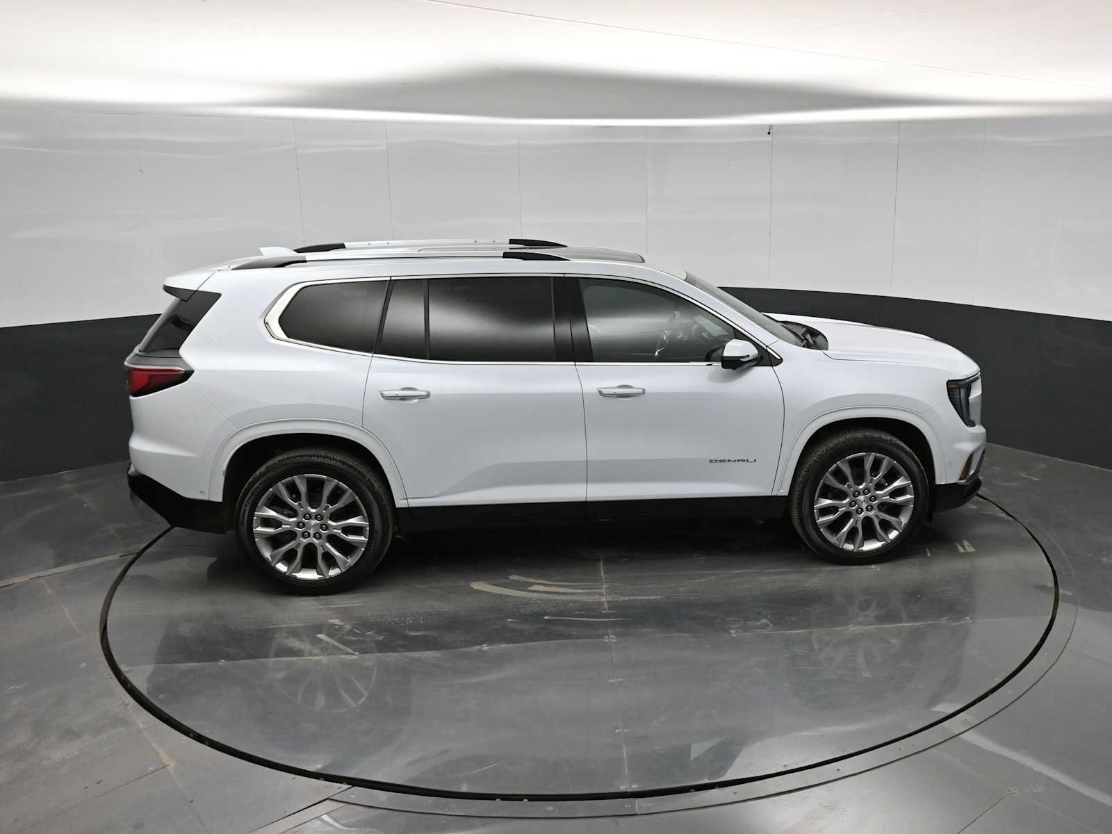 New 2026 GMC Acadia Denali w/ Super Cruise Package AWD/4WD image 32