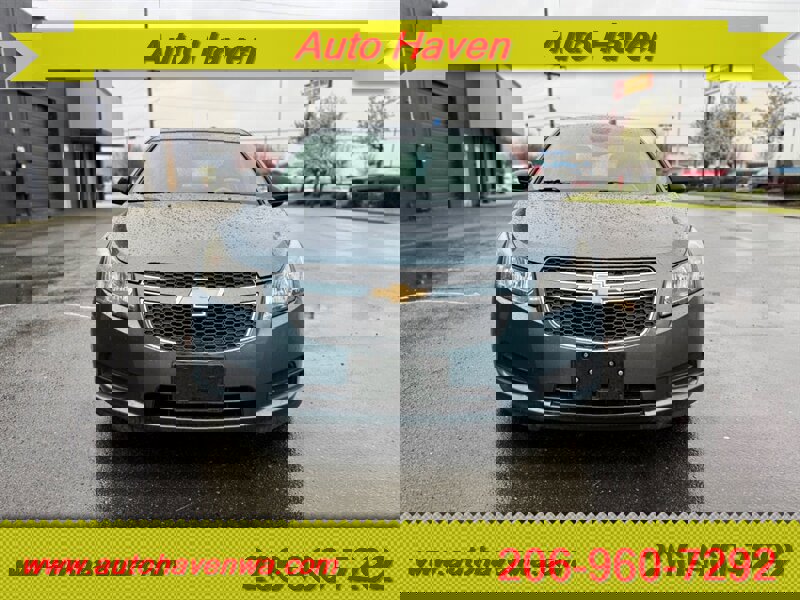 Used 2012 Chevrolet Cruze LS image 2