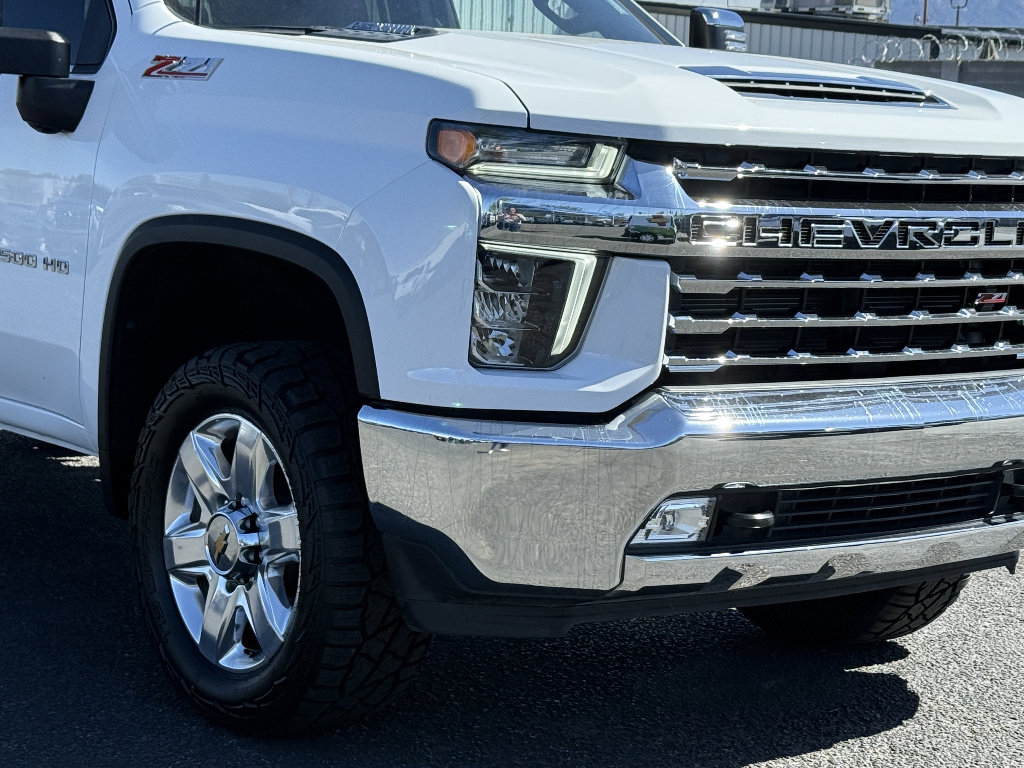 Used 2023 Chevrolet Silverado 2500 LTZ AWD/4WD image 2