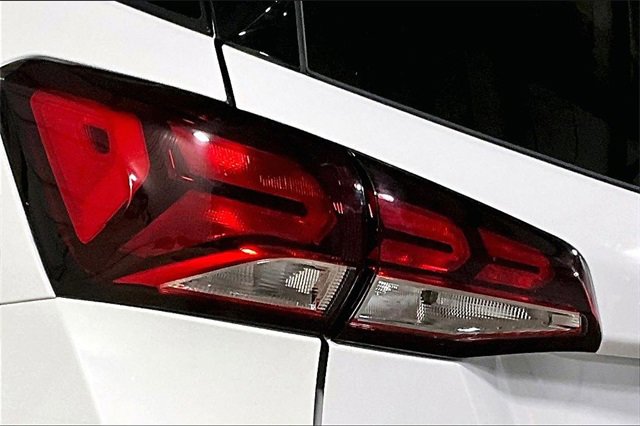 Used 2023 Chevrolet Equinox LT image 8