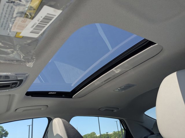 New 2025 Hyundai Elantra Limited image 18