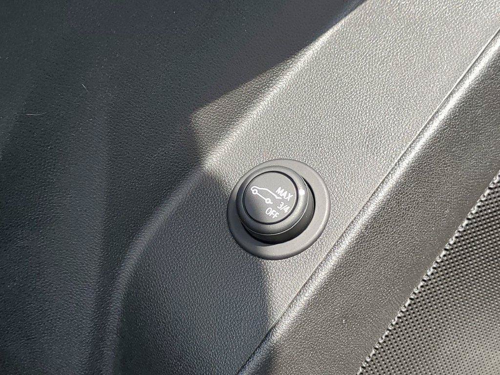 Used 2024 Chevrolet Equinox LT FWD image 23
