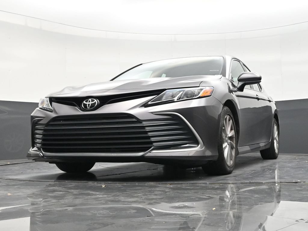 Used 2022 Toyota Camry LE FWD image 27