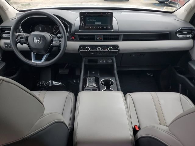 Used 2023 Honda Pilot Touring image 17
