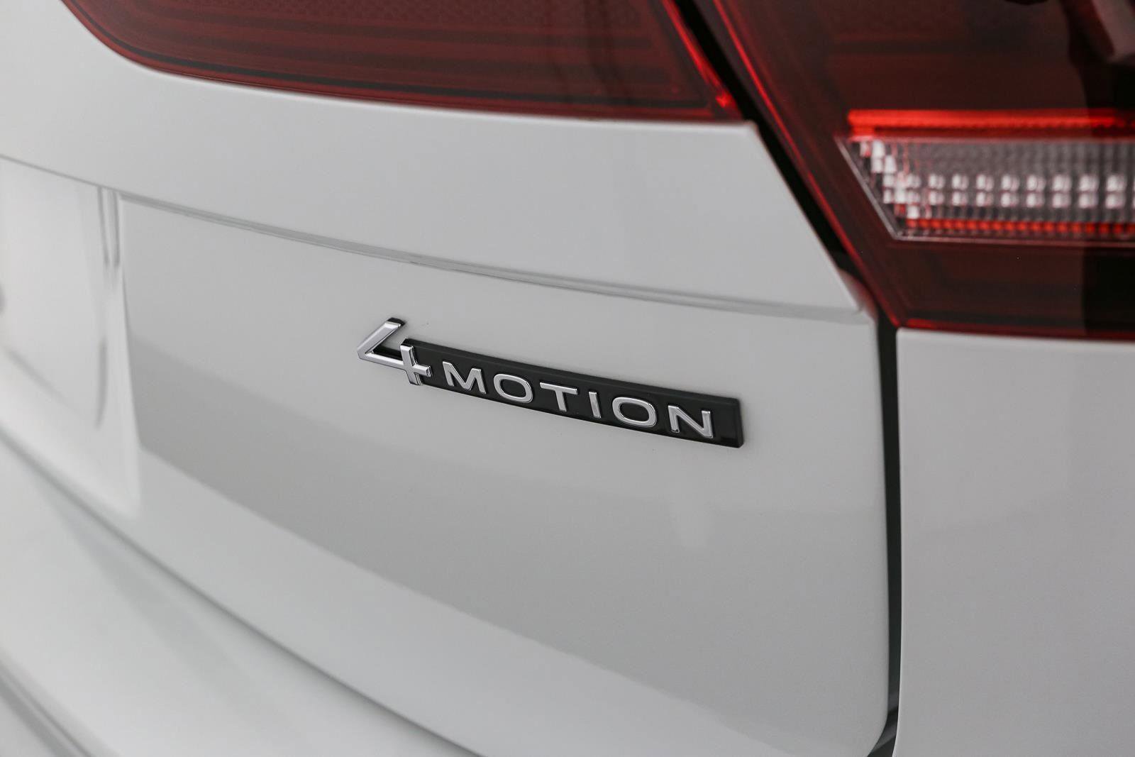 Used 2024 Volkswagen Tiguan SEL R-Line AWD/4WD image 14