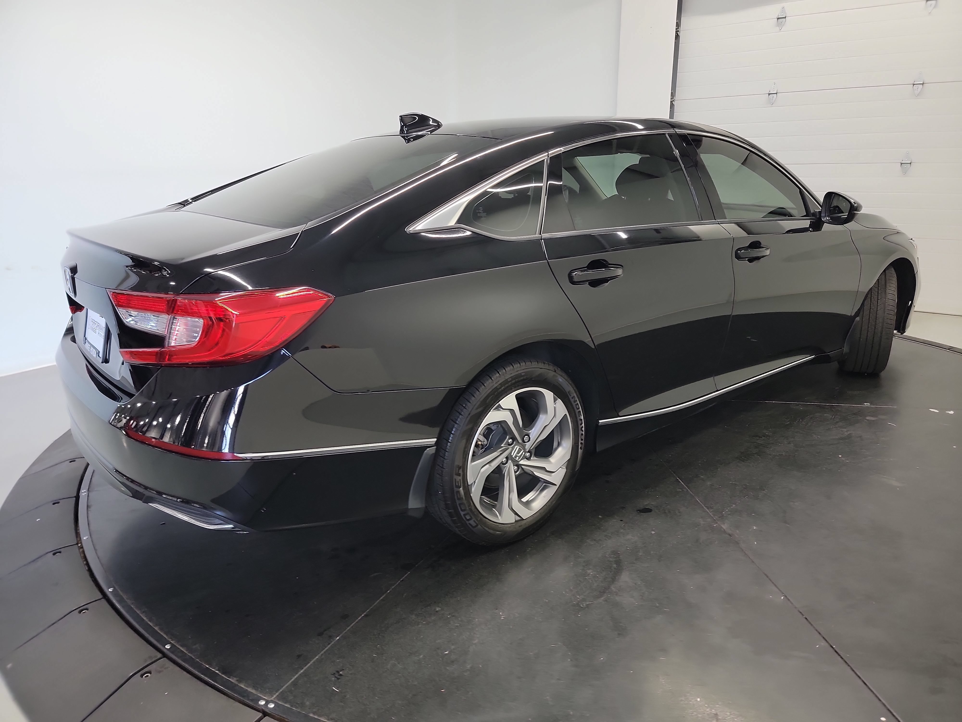 Used 2020 Honda Accord EX-L image 9