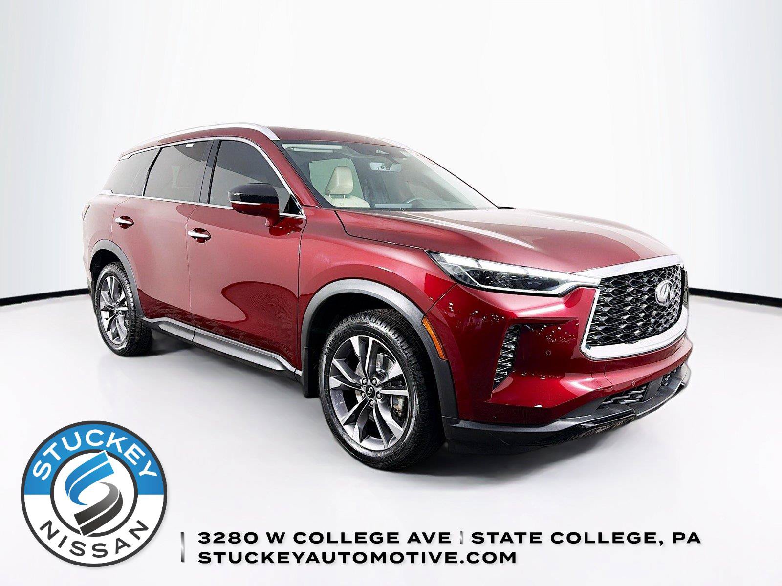 Used 2023 INFINITI QX60 Luxe w/ Cargo Package AWD/4WD image 1