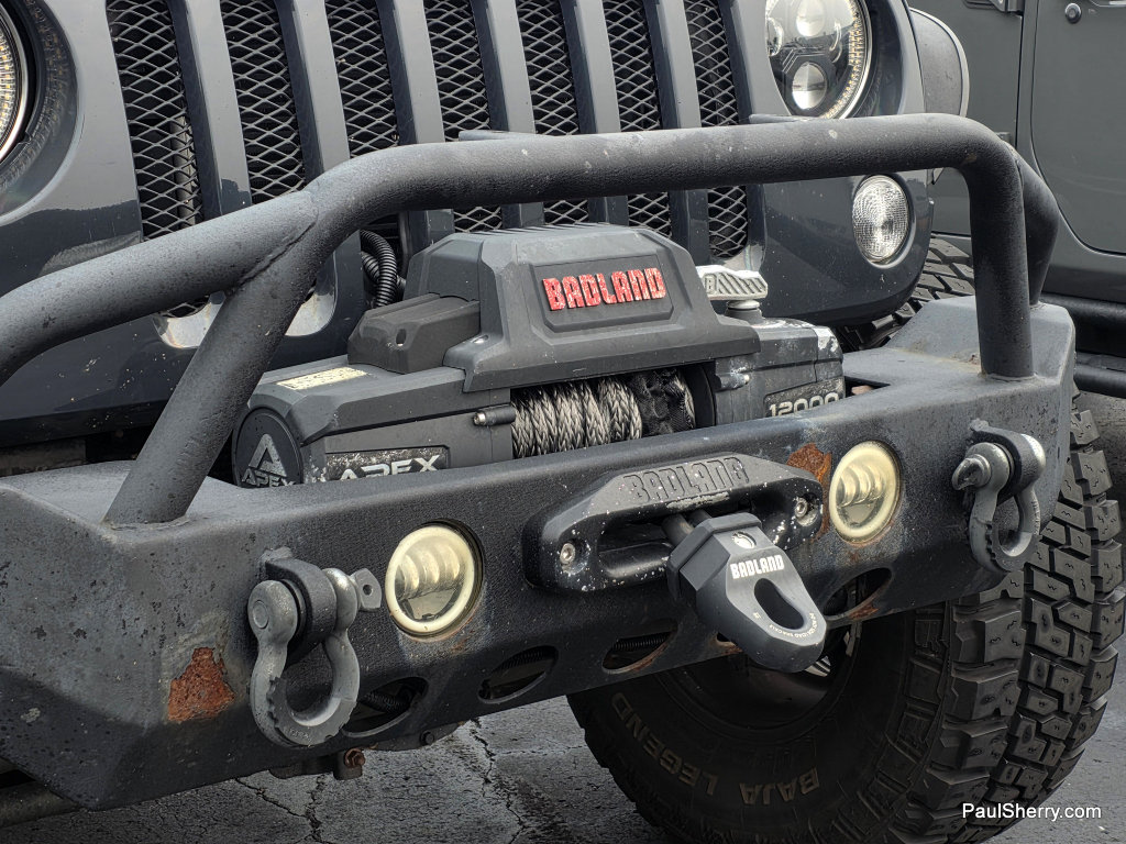 Used 2016 Jeep Wrangler Unlimited Sport w/ Connectivity Group AWD/4WD image 8