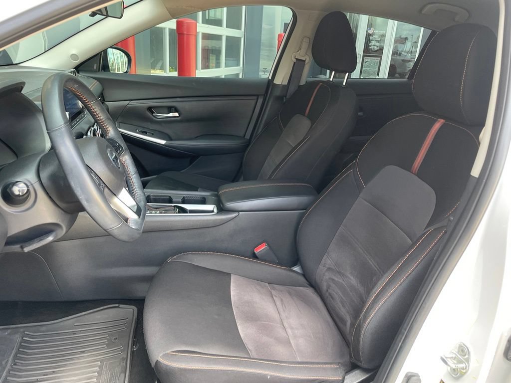 Certified 2023 Nissan Sentra SR w/ Midnight Edition Package FWD image 10