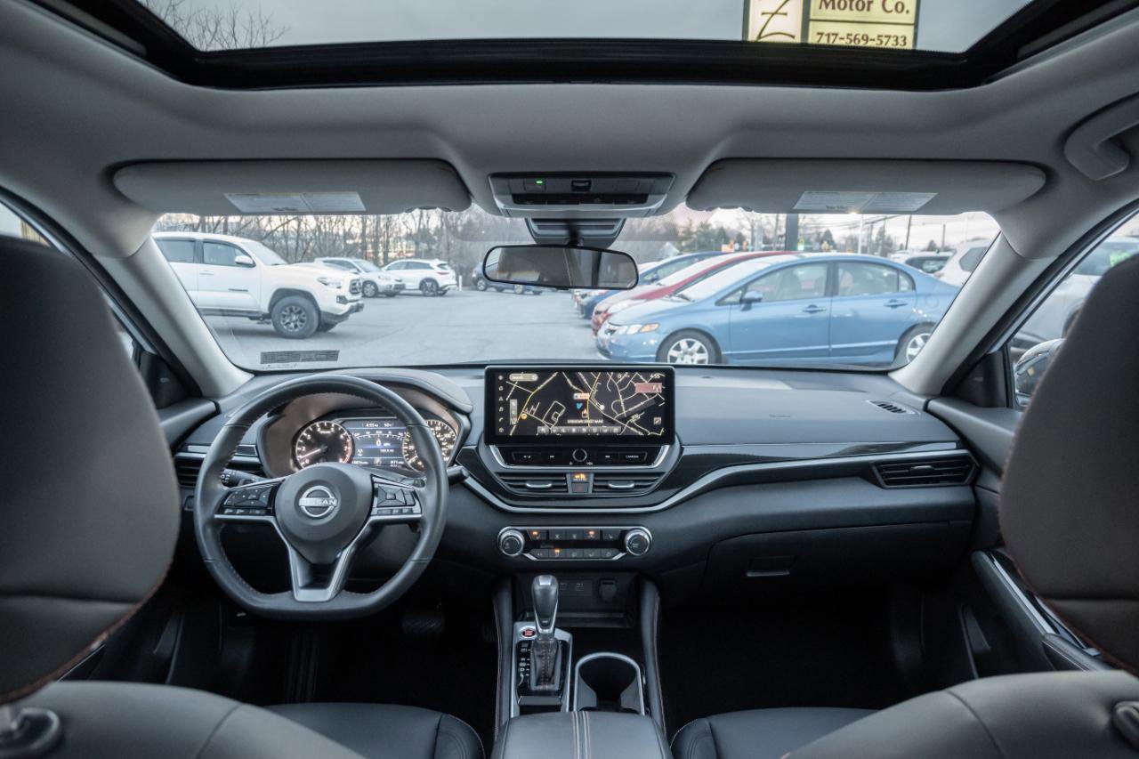 Used 2023 Nissan Altima 2.5 SR w/ SR Premium Package image 25