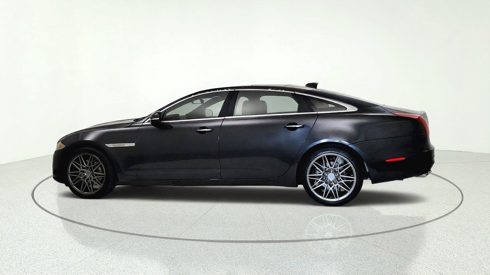 Used 2016 Jaguar XJ L Portfolio AWD/4WD image 4