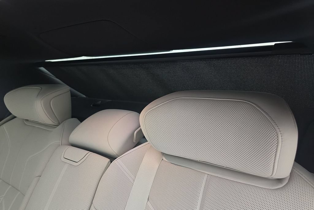 Used 2023 BMW 760i xDrive w/ Luxury Rear Seating Package AWD/4WD image 28