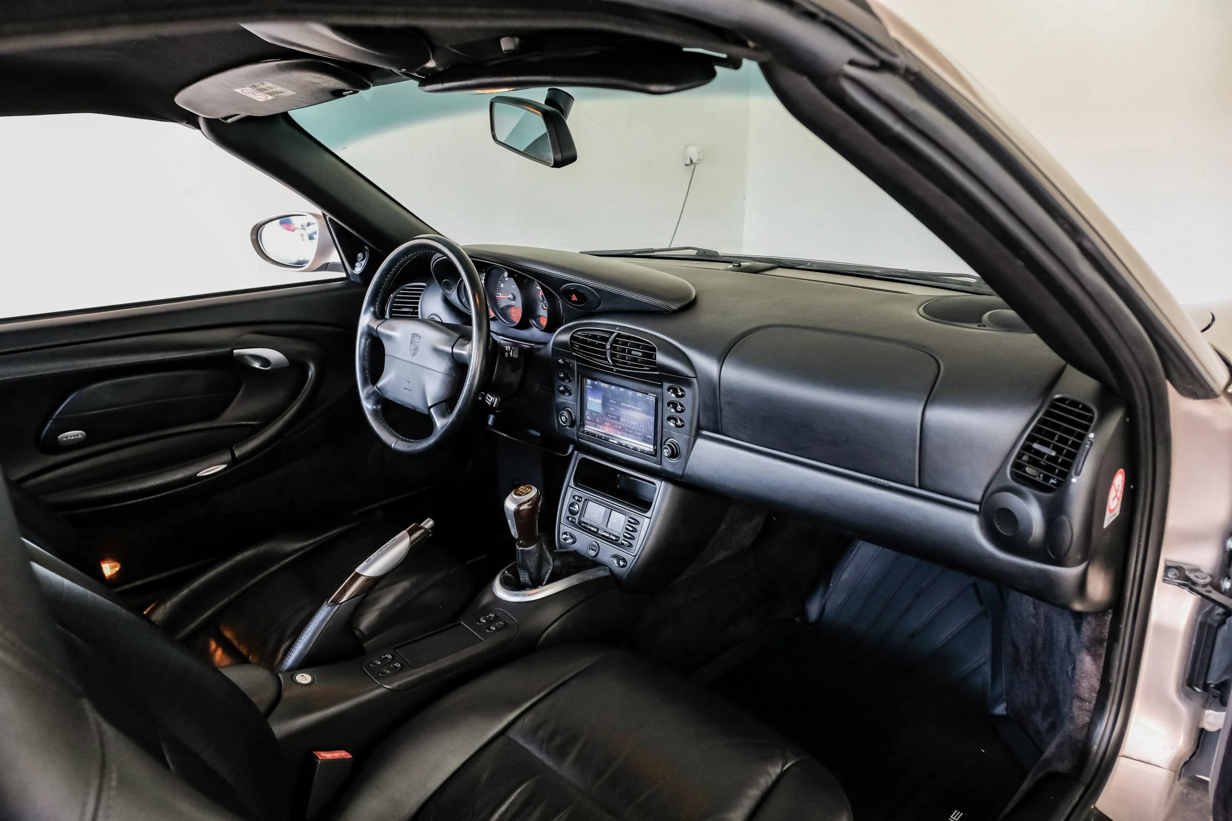 Used 2000 Porsche 911 Cabriolet image 14