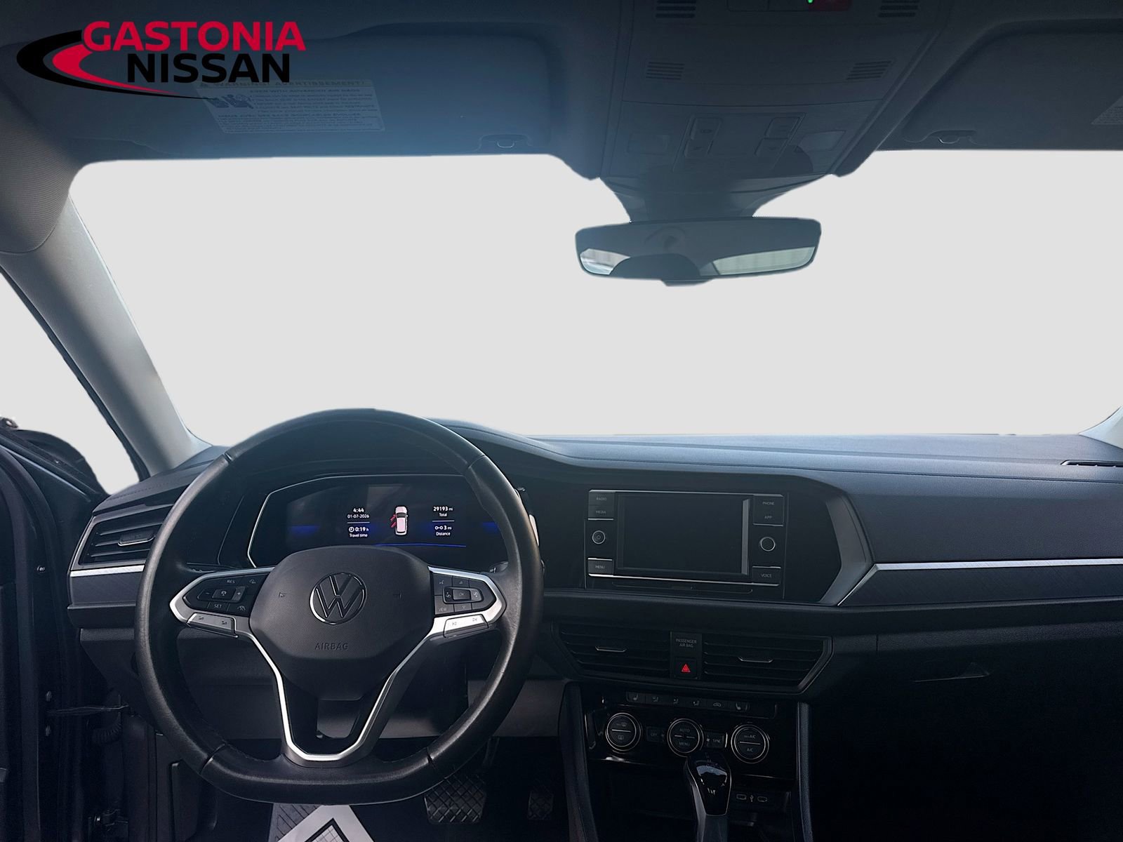 Used 2024 Volkswagen Jetta SE image 29