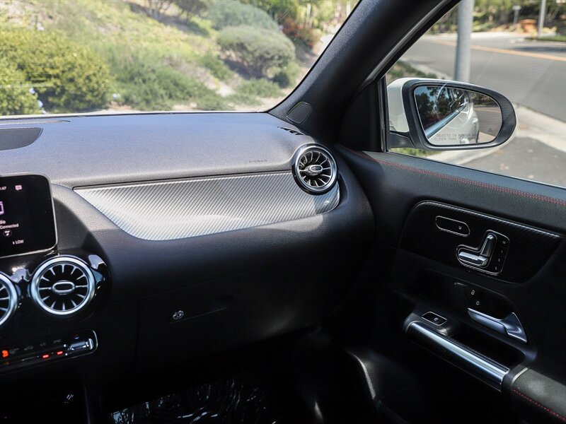Used 2021 Mercedes-Benz GLA 35 AMG 4MATIC image 22