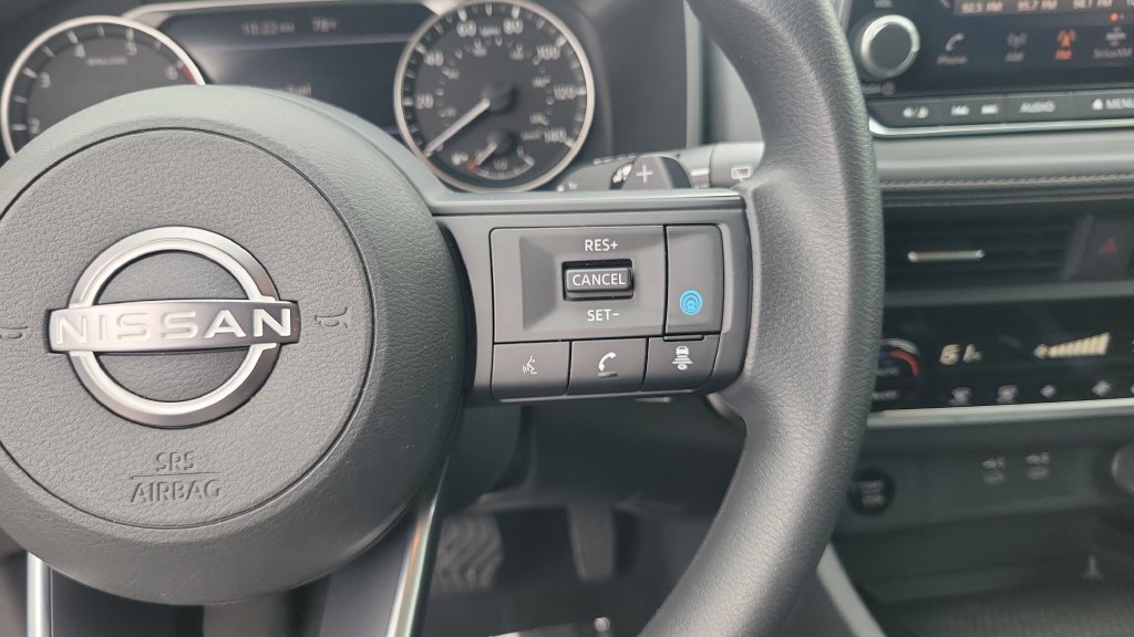 Used 2024 Nissan Rogue SV FWD image 19