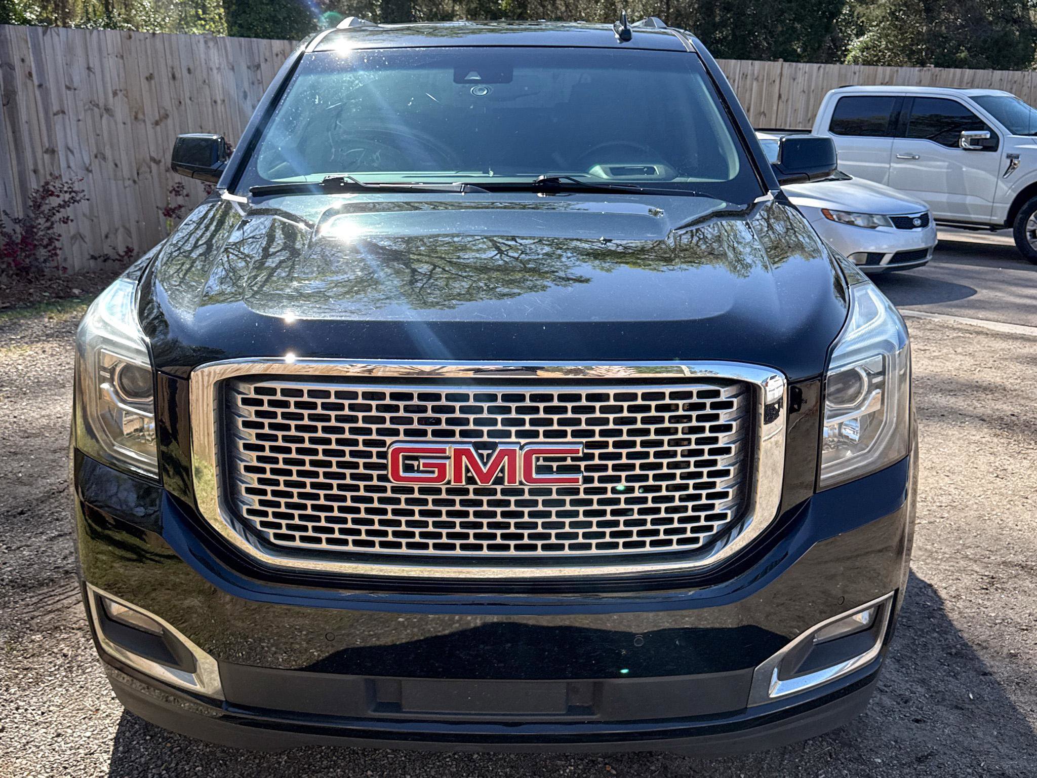 Used 2017 GMC Yukon Denali w/ Open Road Package image 15