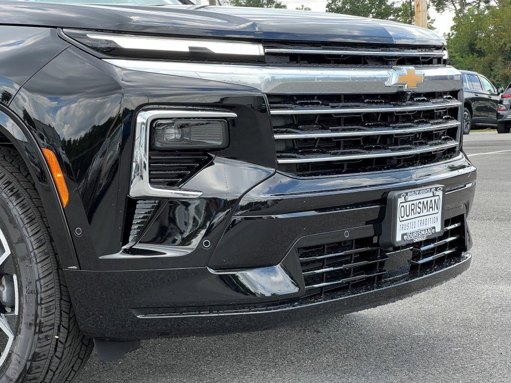 New 2026 Chevrolet Traverse High Country image 2