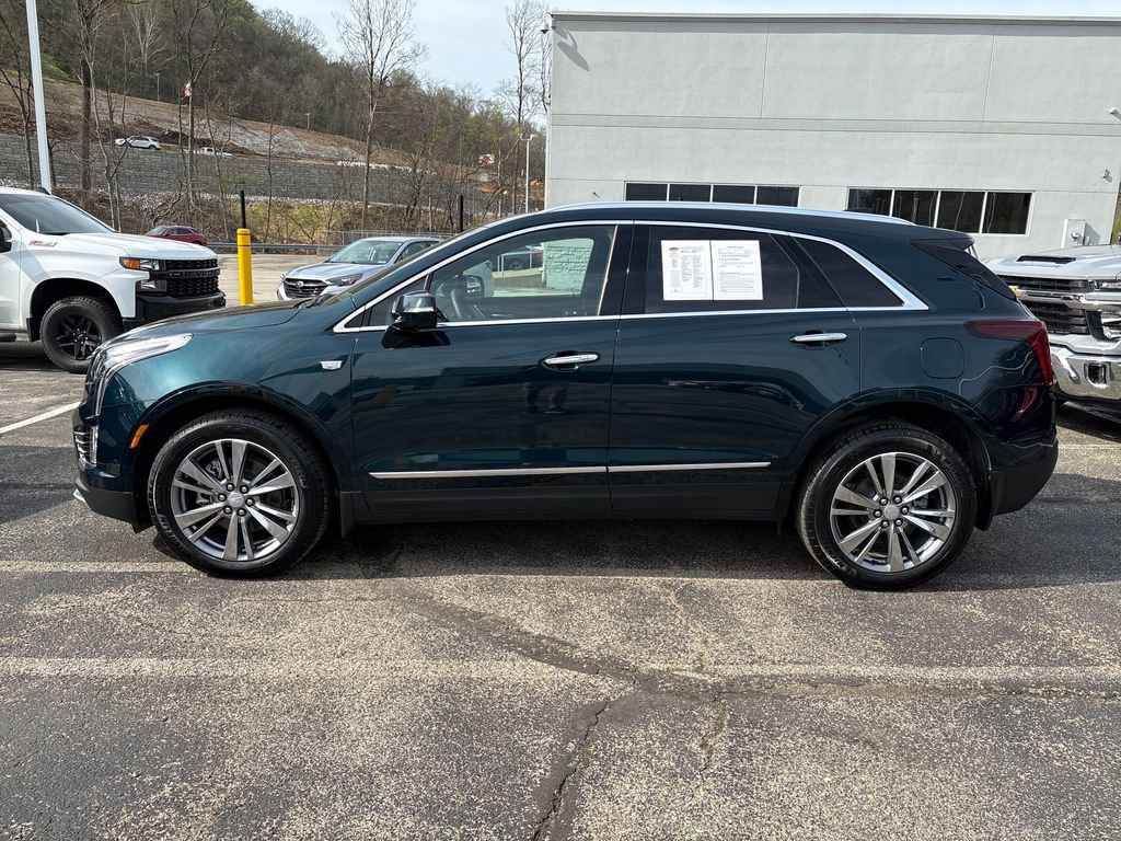 Used 2025 Cadillac XT5 Premium Luxury w/ Technology Package image 2