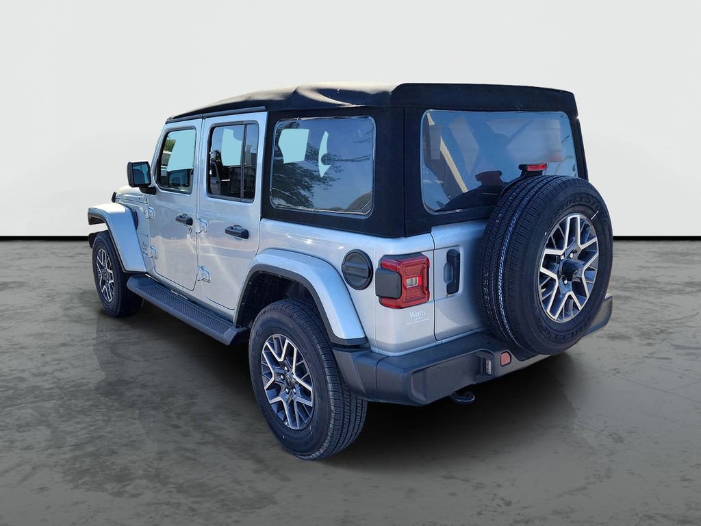 Used 2024 Jeep Wrangler Unlimited Sahara AWD/4WD image 3