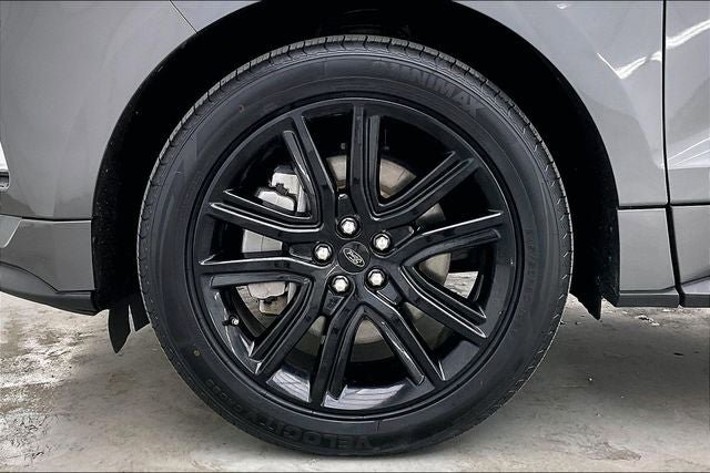 Used 2021 Ford Edge ST-Line w/ Class II Trailer Tow Package AWD/4WD image 10