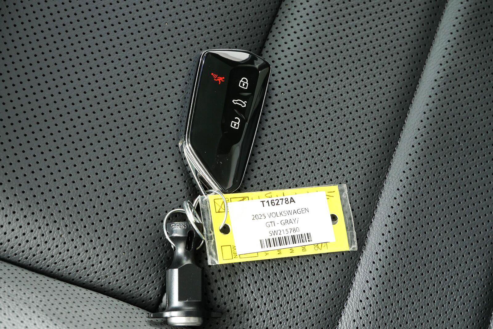 Used 2025 Volkswagen GTI SE FWD image 38