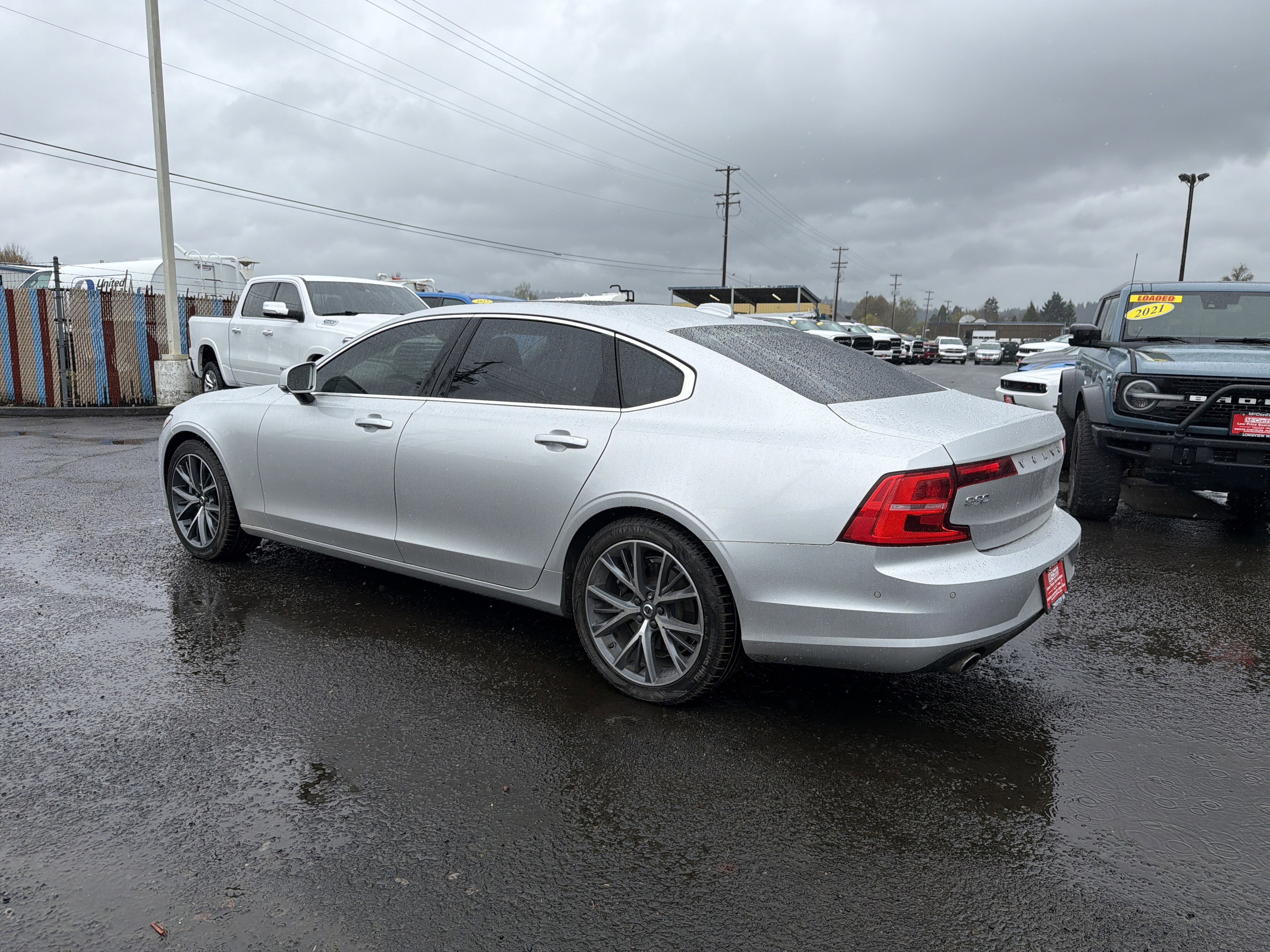 Used 2018 Volvo S90 T5 Momentum w/ Convenience Package AWD/4WD image 3