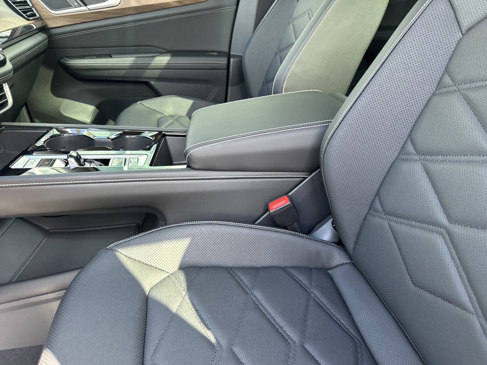 New 2026 Volkswagen Atlas SE image 16