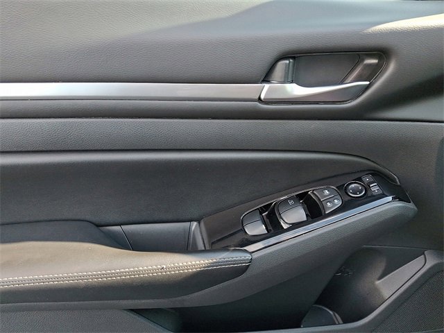 Used 2023 Nissan Altima 2.5 SV image 12
