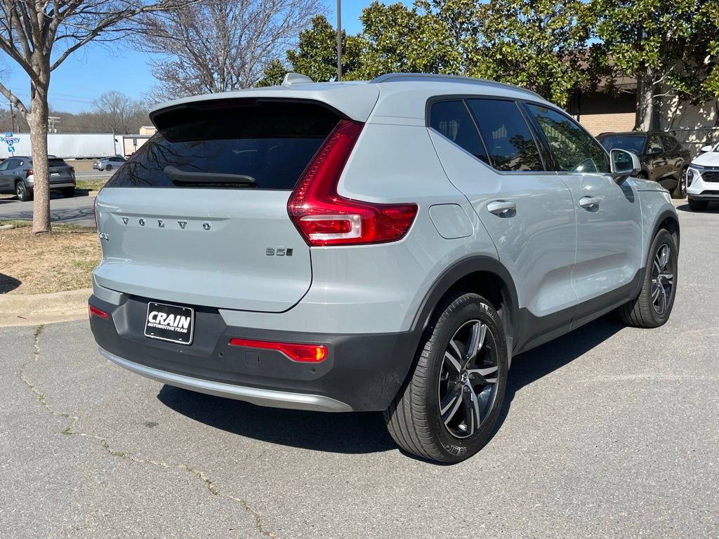 Used 2025 Volvo XC40 B5 Core image 7