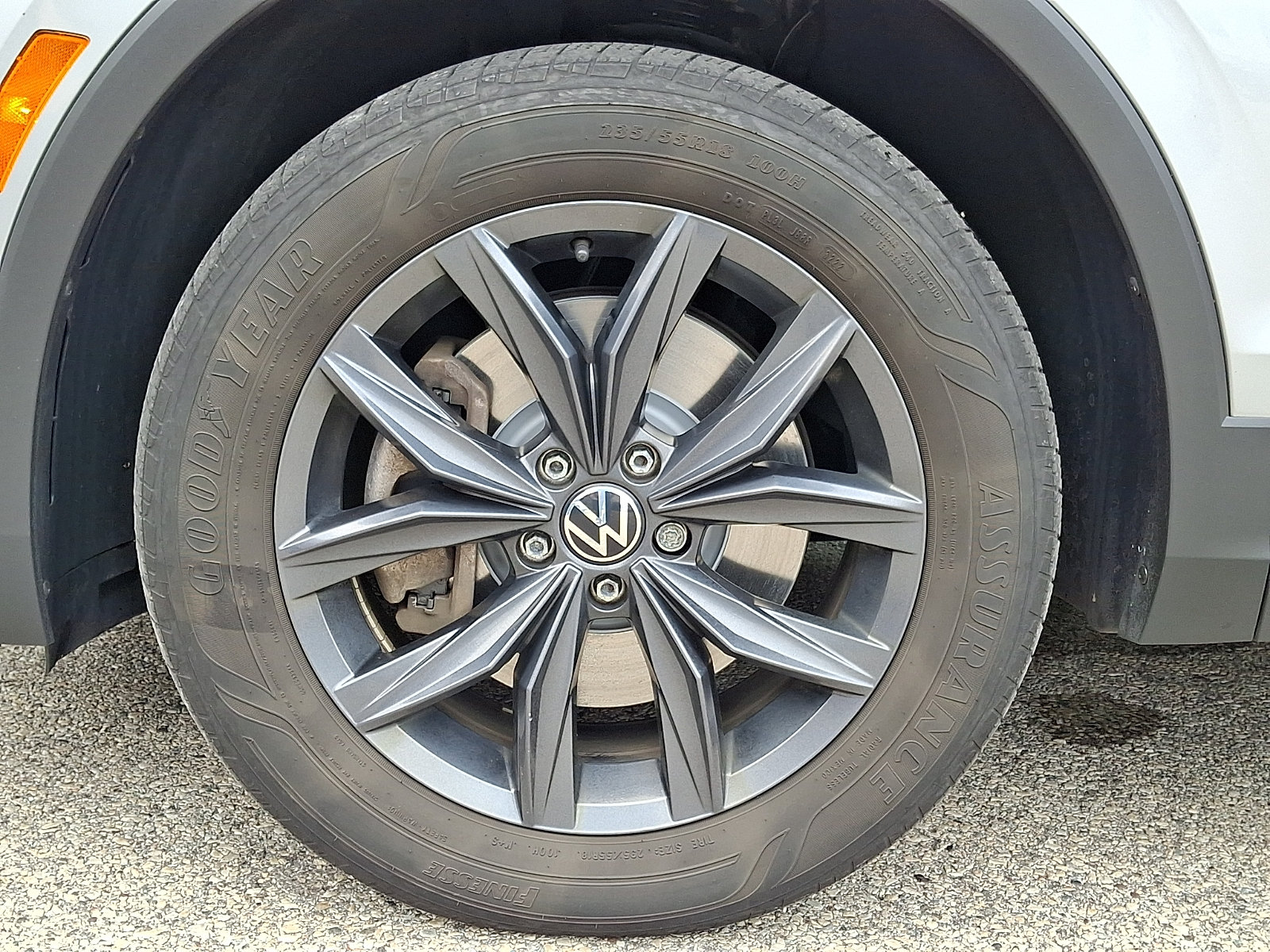 Used 2023 Volkswagen Tiguan SE AWD/4WD image 8