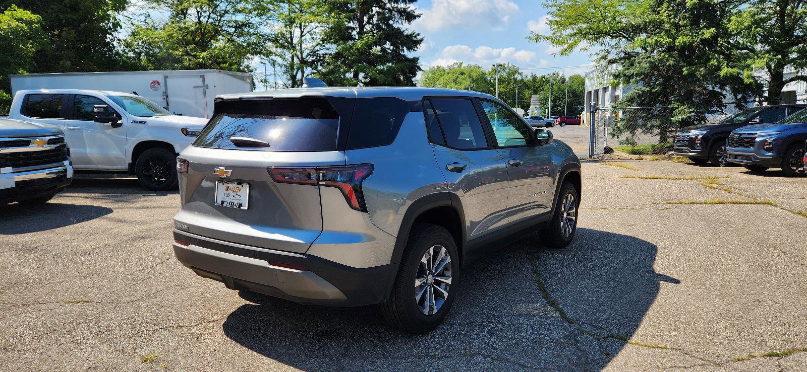 New 2026 Chevrolet Equinox LT w/ Convenience Package II image 4