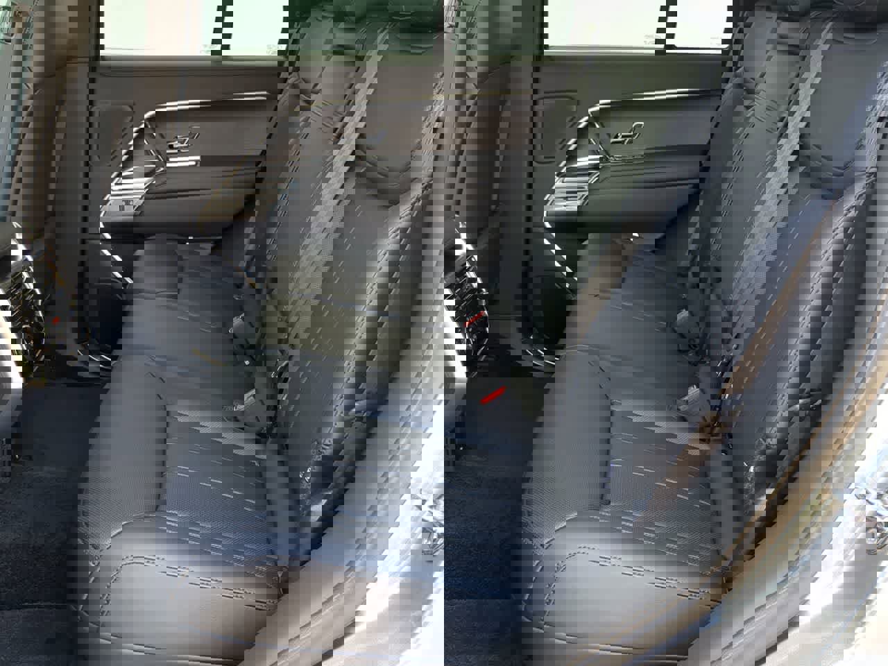 Used 2025 Land Rover Range Rover SE image 21