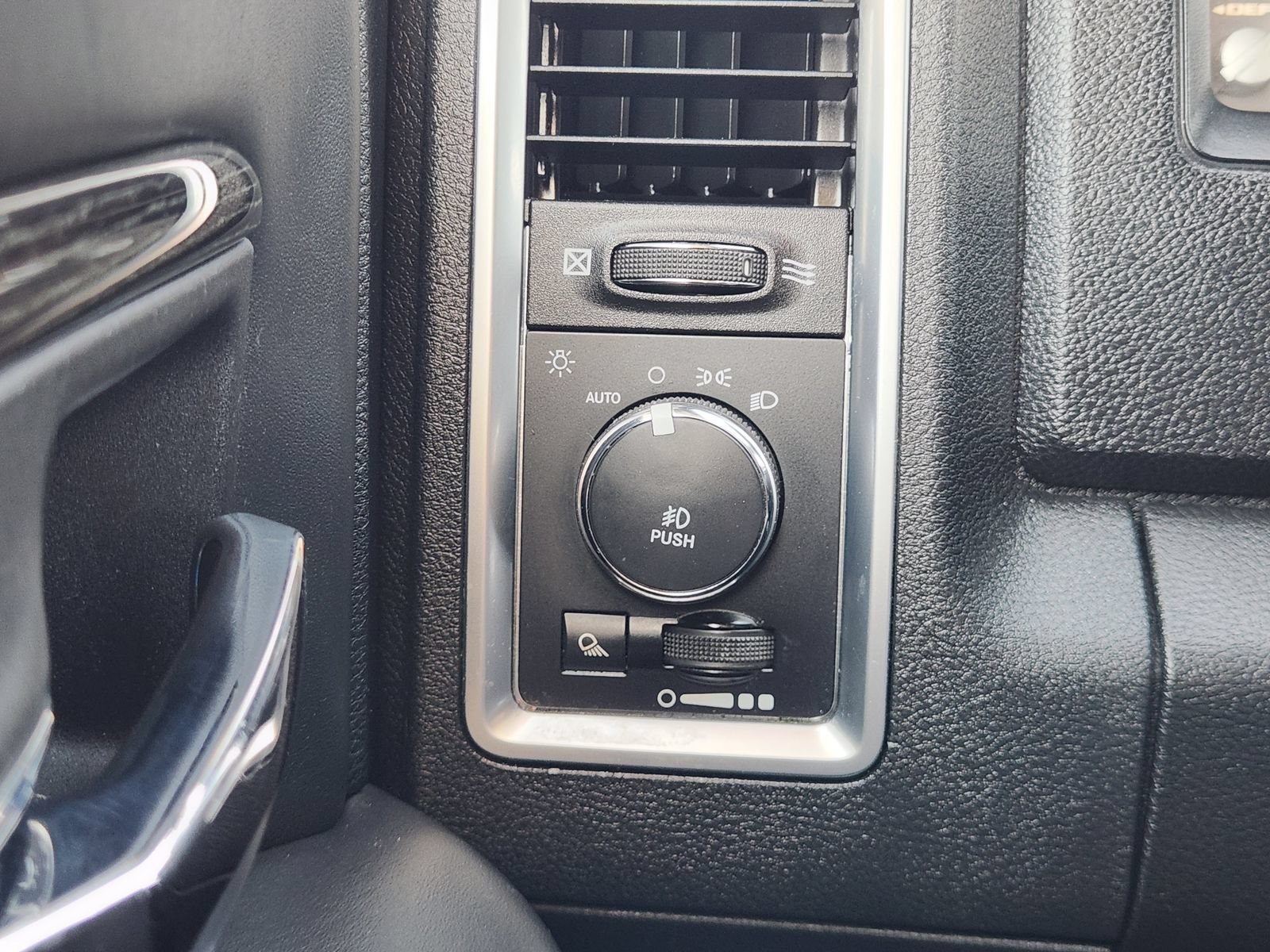Used 2017 RAM 3500 Laramie Longhorn AWD/4WD image 23