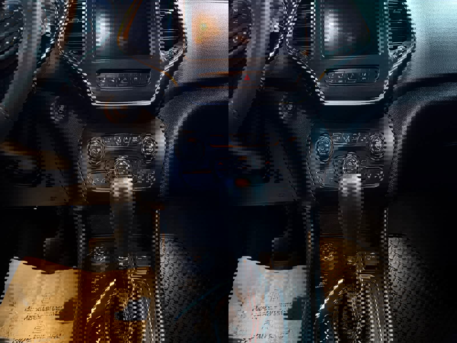 Used 2020 Jeep Cherokee Trailhawk w/ Technology Group image 15