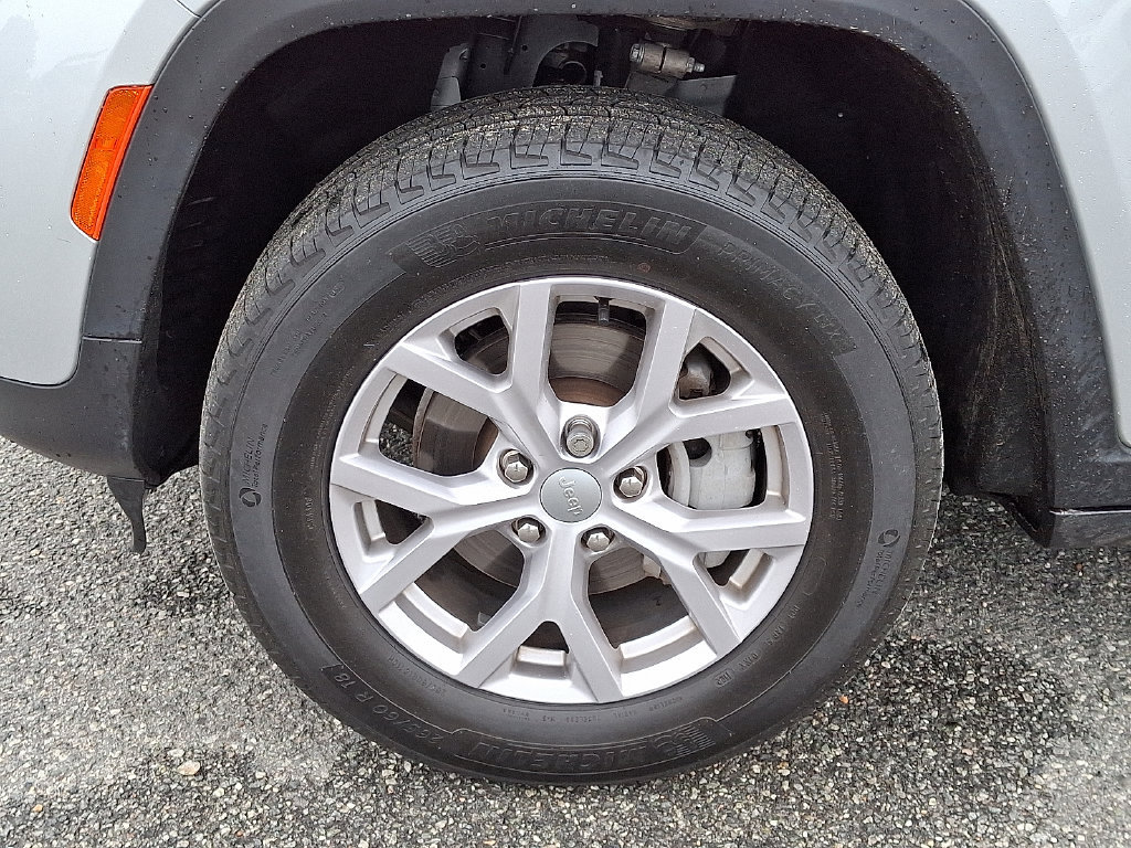 Used 2022 Jeep Grand Cherokee Limited AWD/4WD image 29