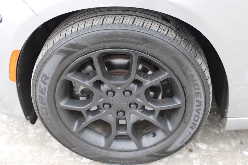 Used 2016 Dodge Charger SXT image 11