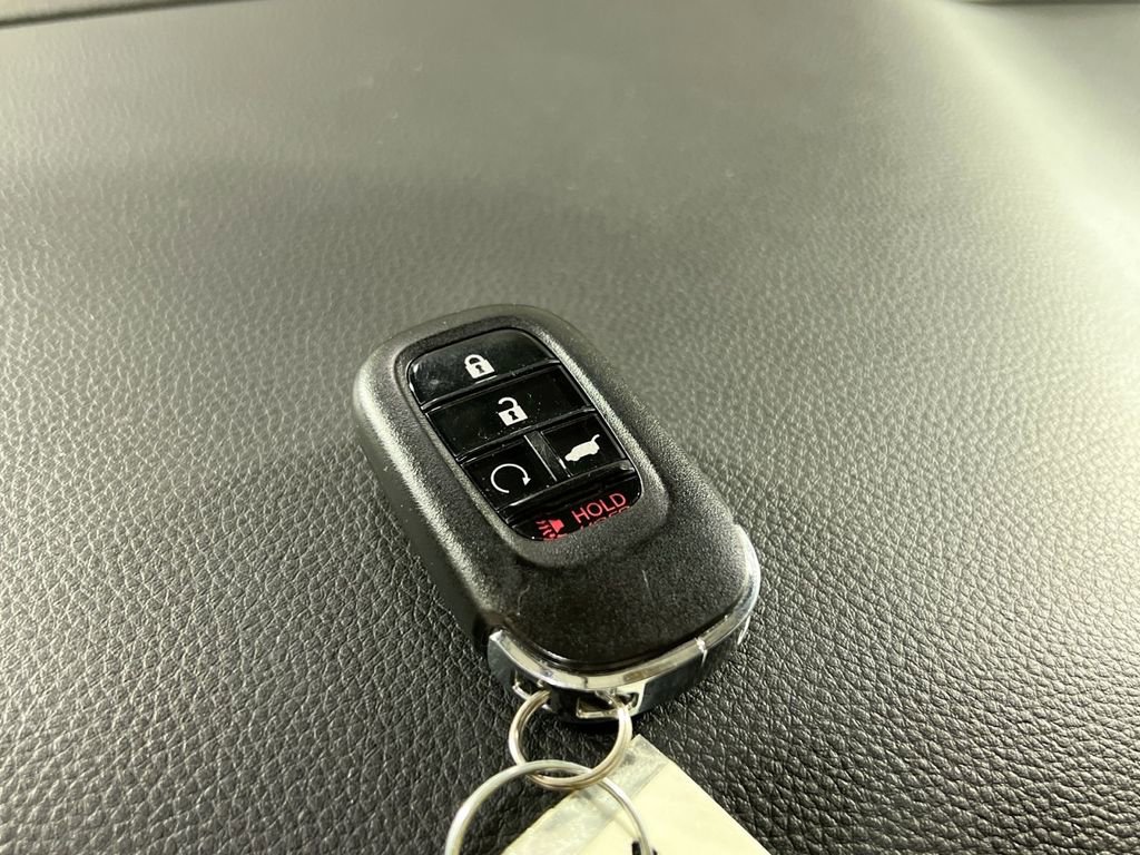 Used 2025 Honda Pilot Elite image 32