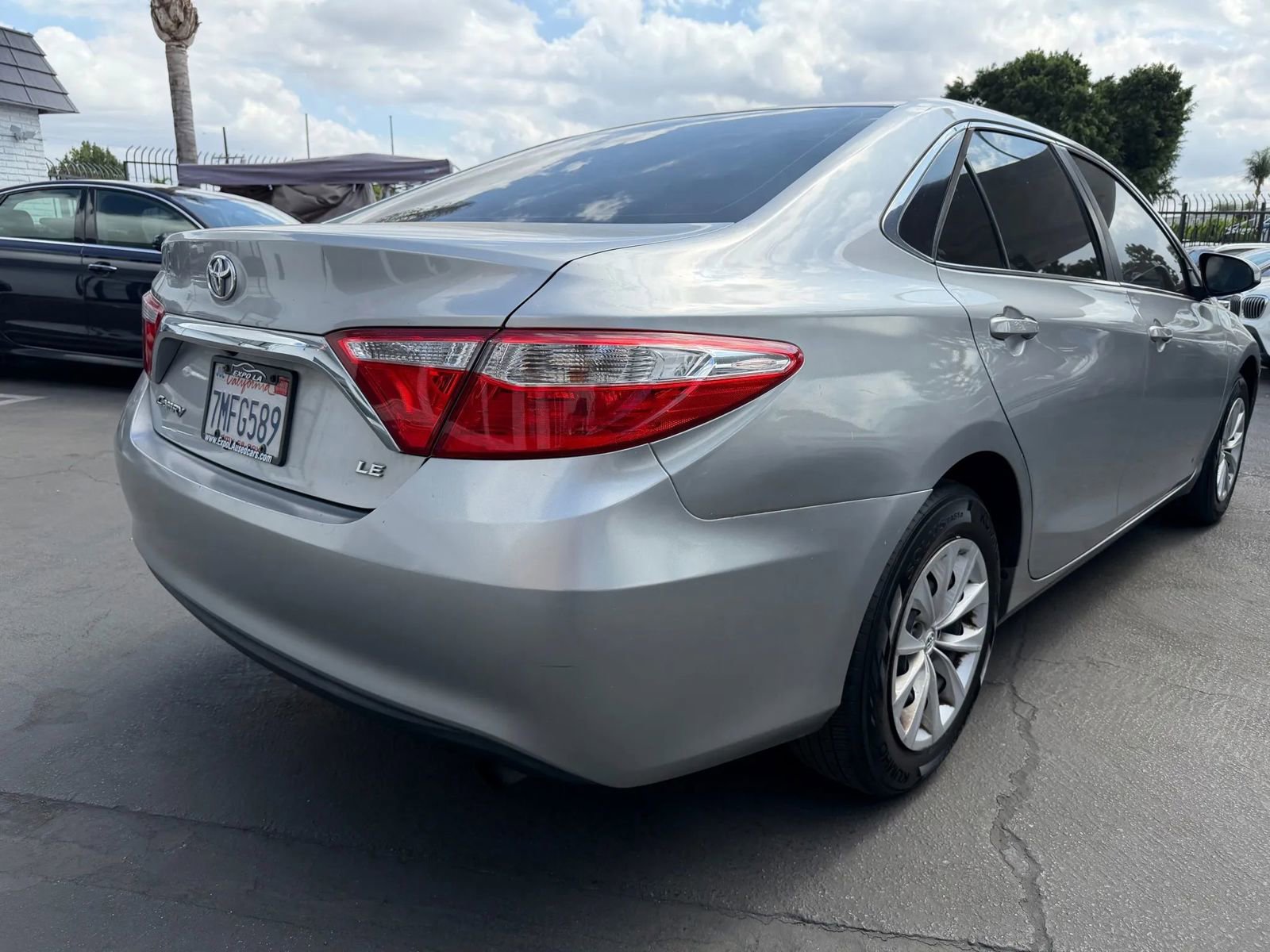 Used 2015 Toyota Camry LE FWD image 18