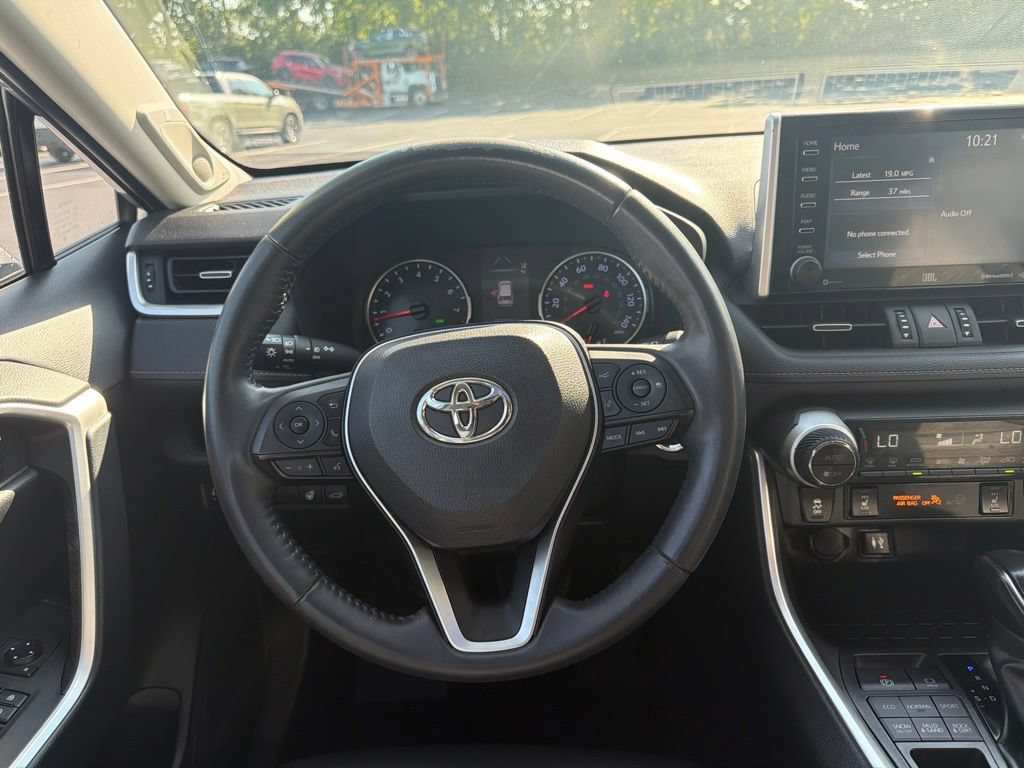 Used 2019 Toyota RAV4 XLE Premium w/ Cold Weather Package AWD/4WD image 13