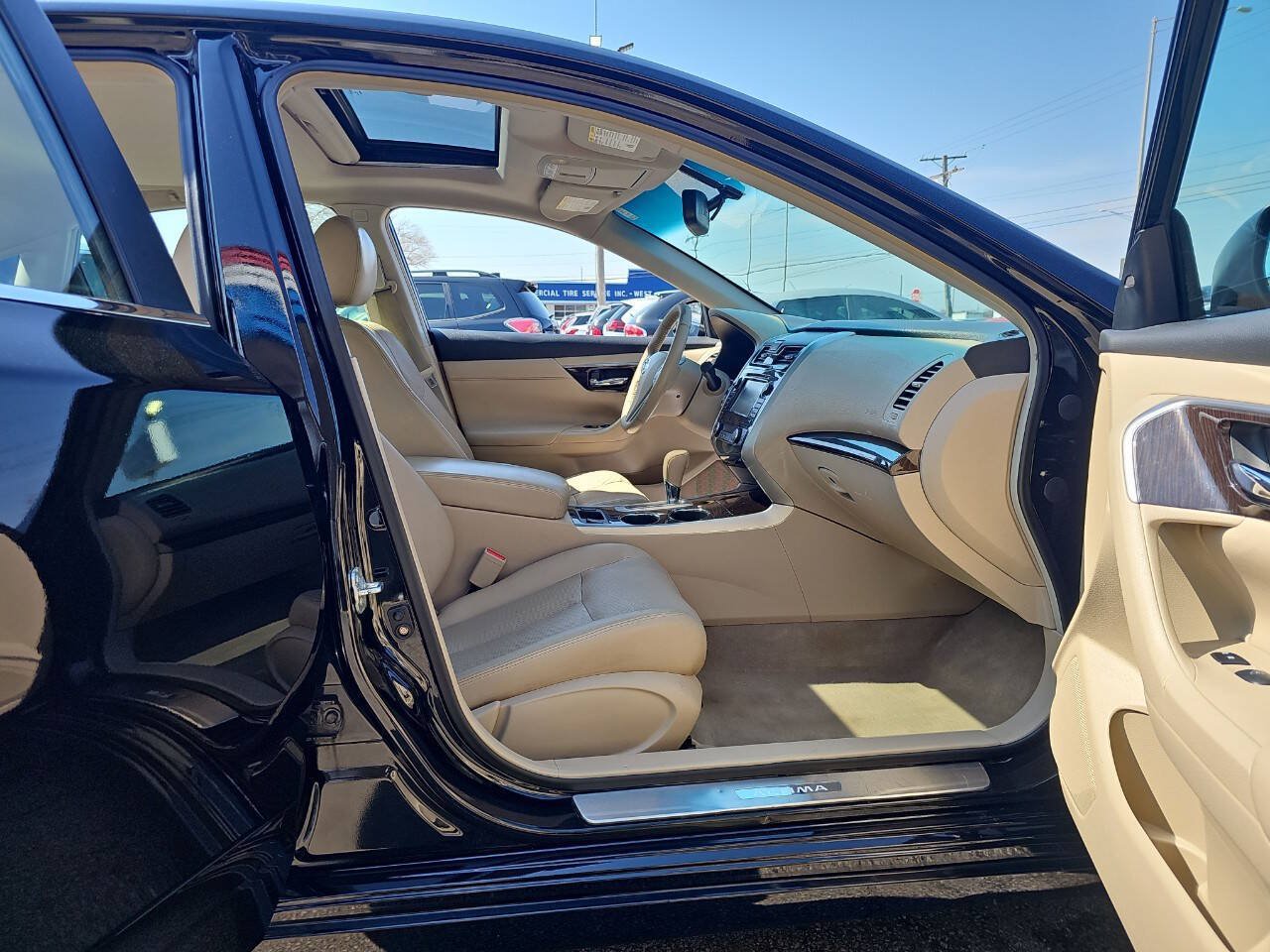 Used 2013 Nissan Altima 2.5 SL w/ Technology Pkg FWD image 28
