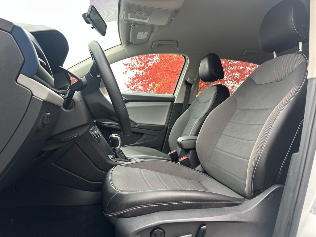 Certified 2022 Volkswagen Taos SE image 3